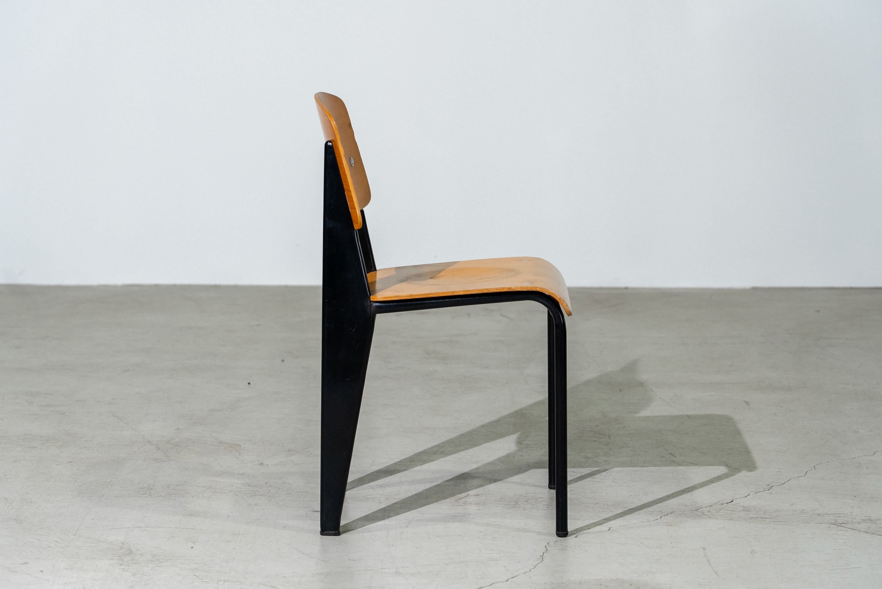n°305 Standard Chair 1