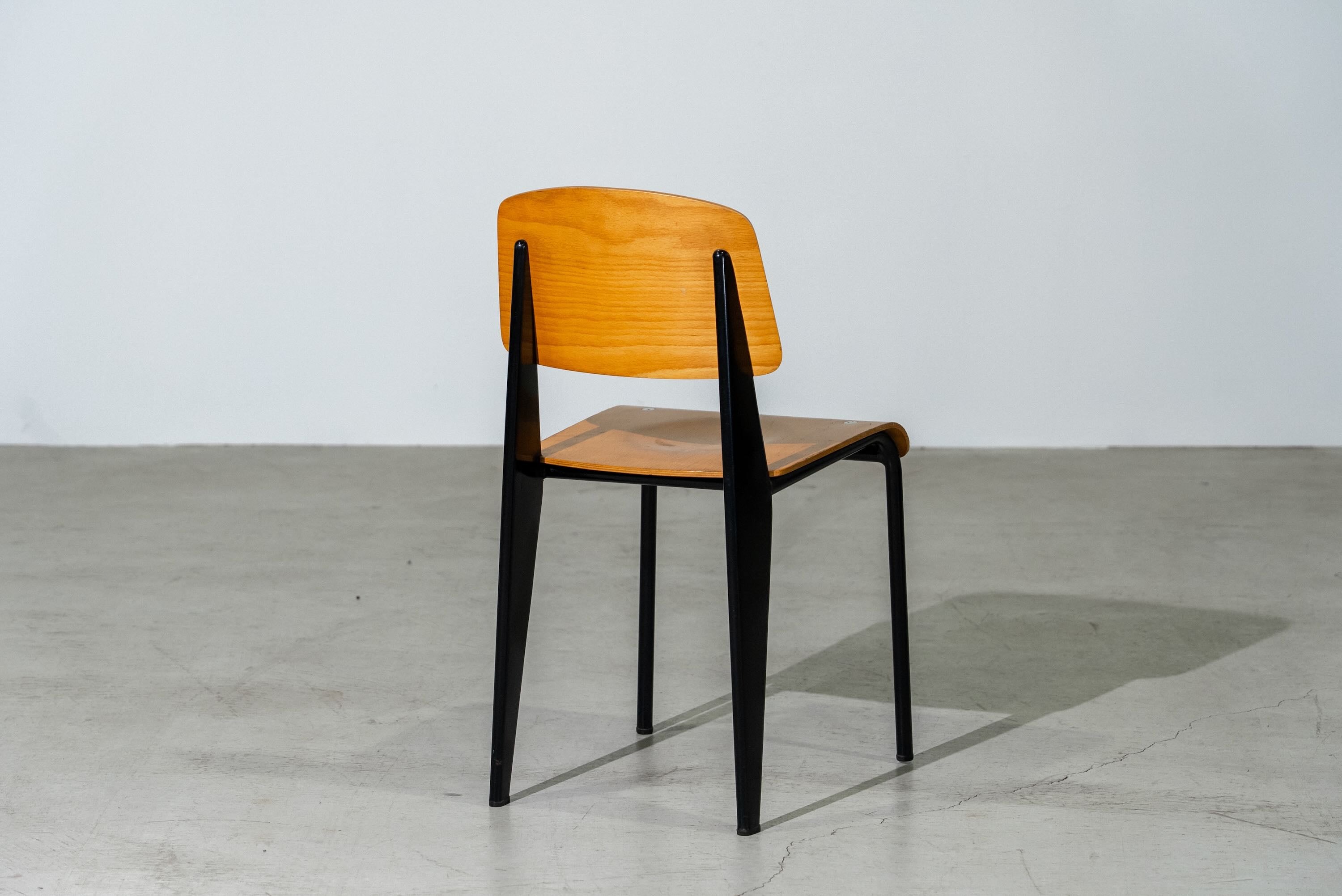 n°305 Standard Chair 1