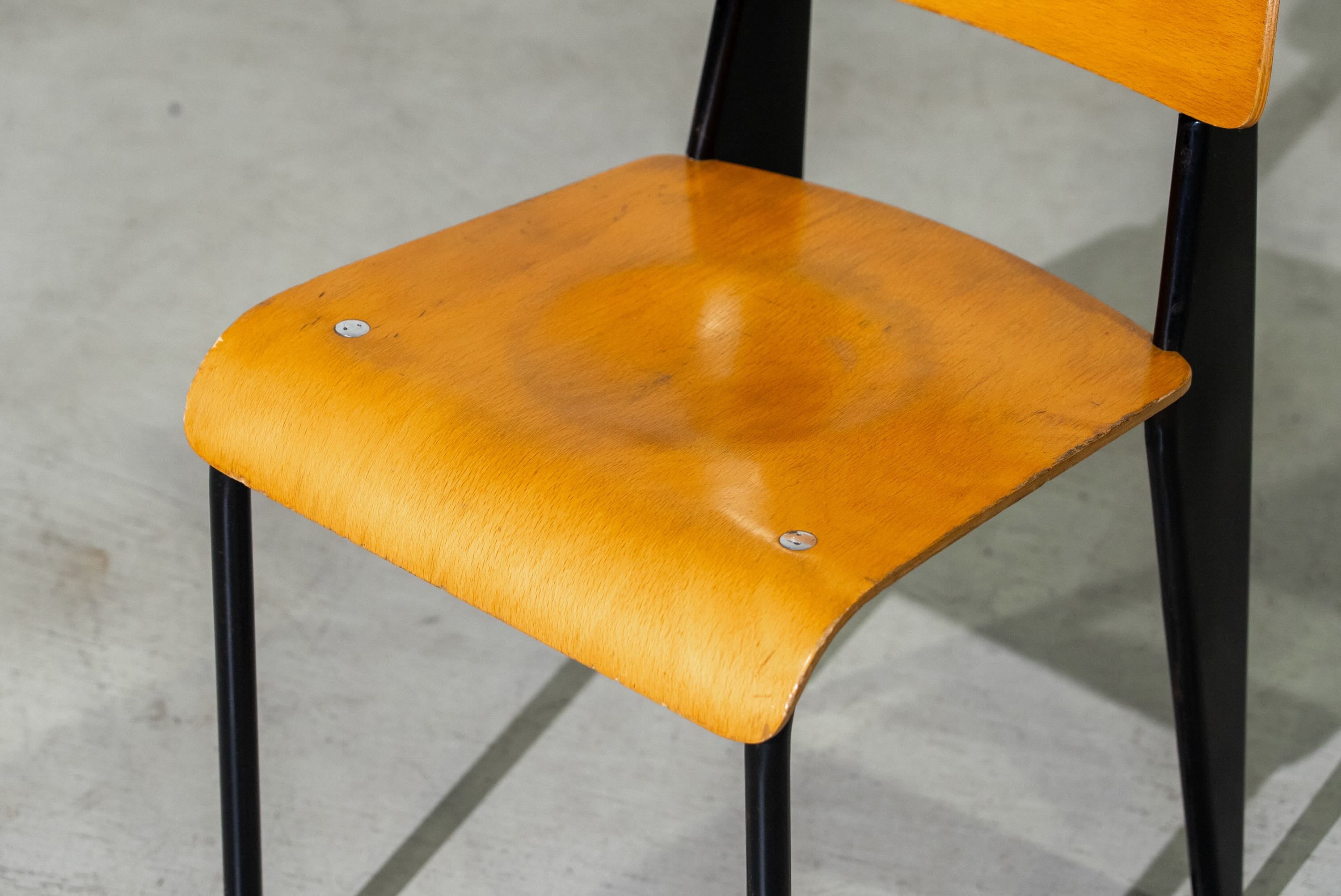 n°305 Standard Chair 1
