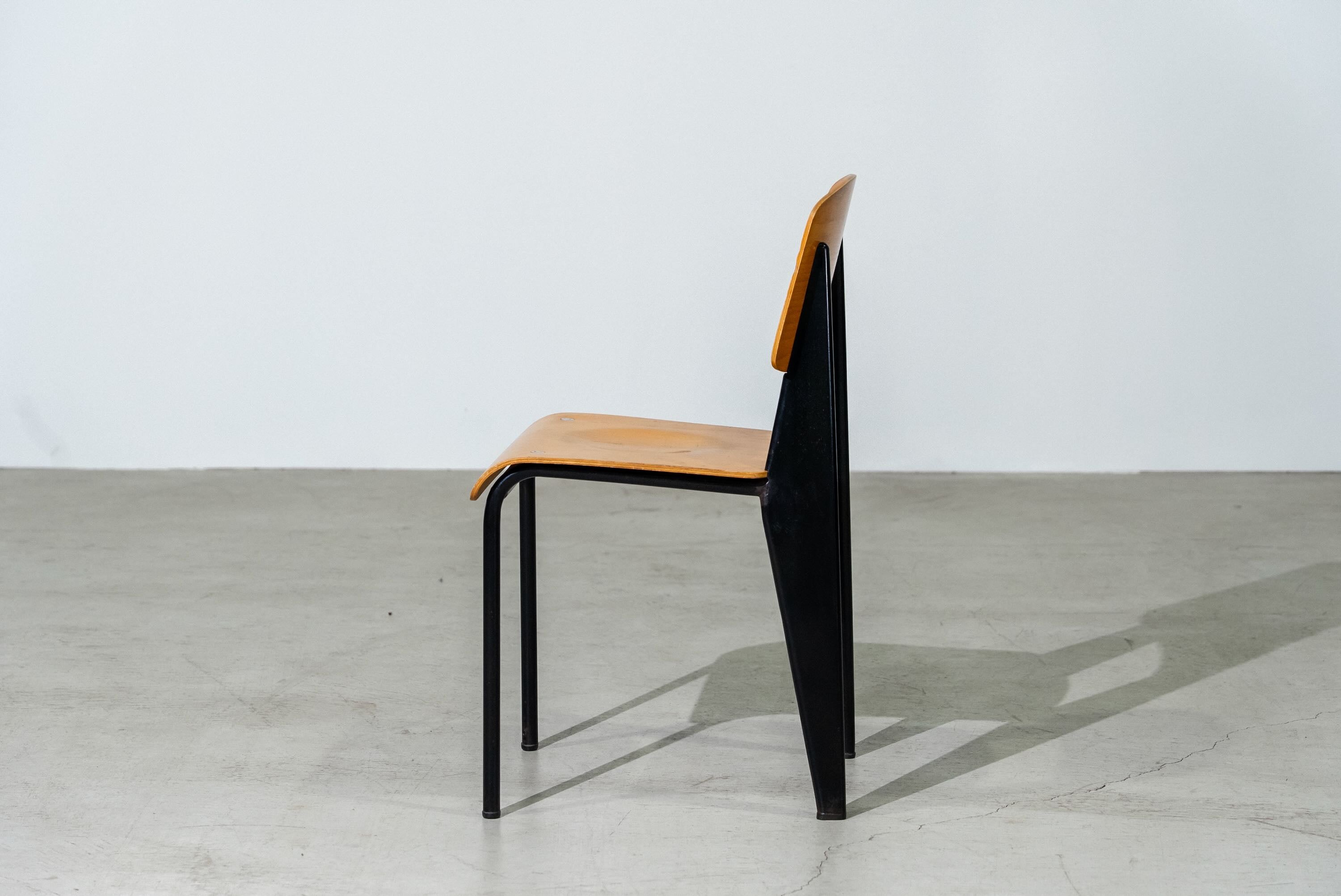 n°305 Standard Chair 1