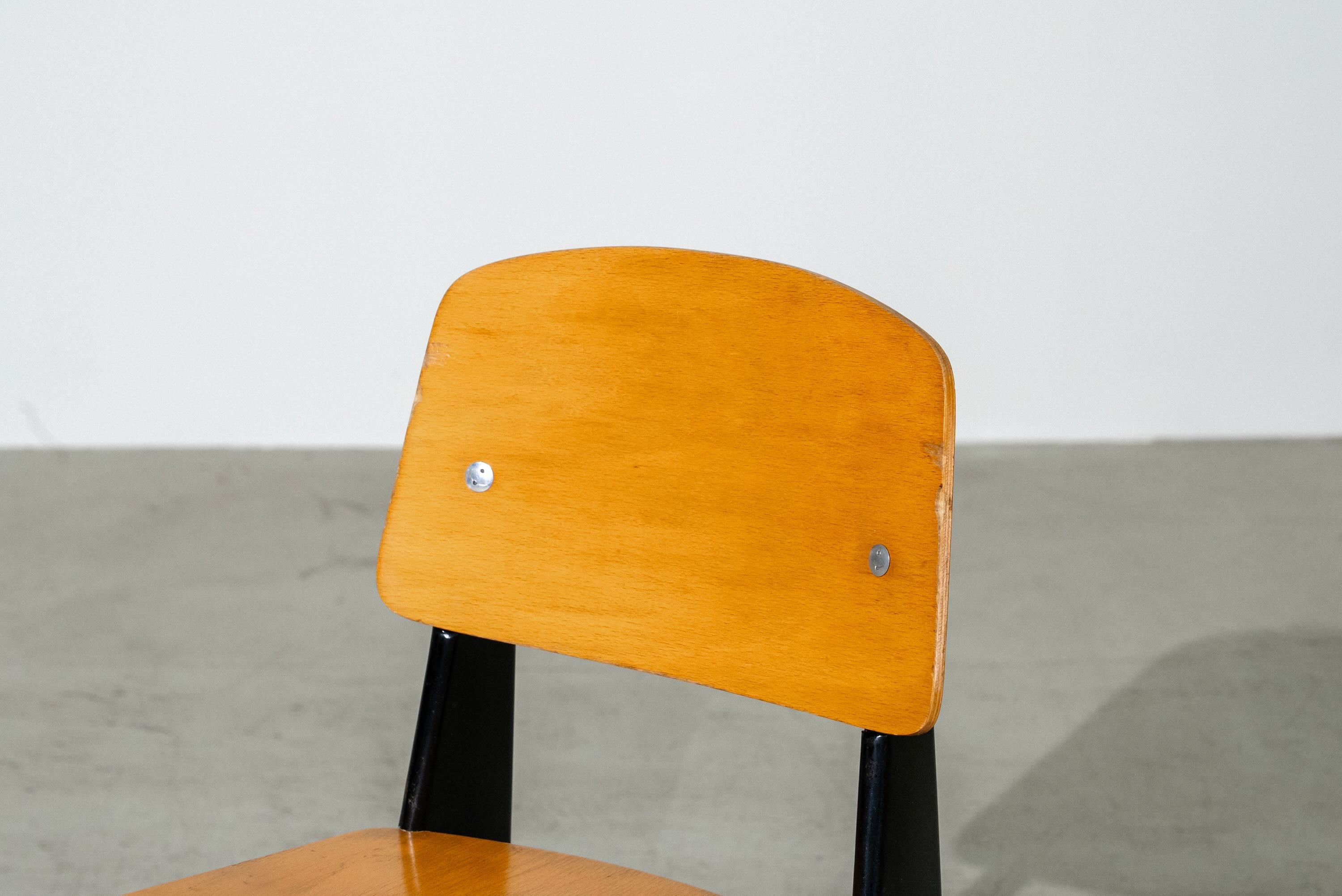 n°305 Standard Chair 1