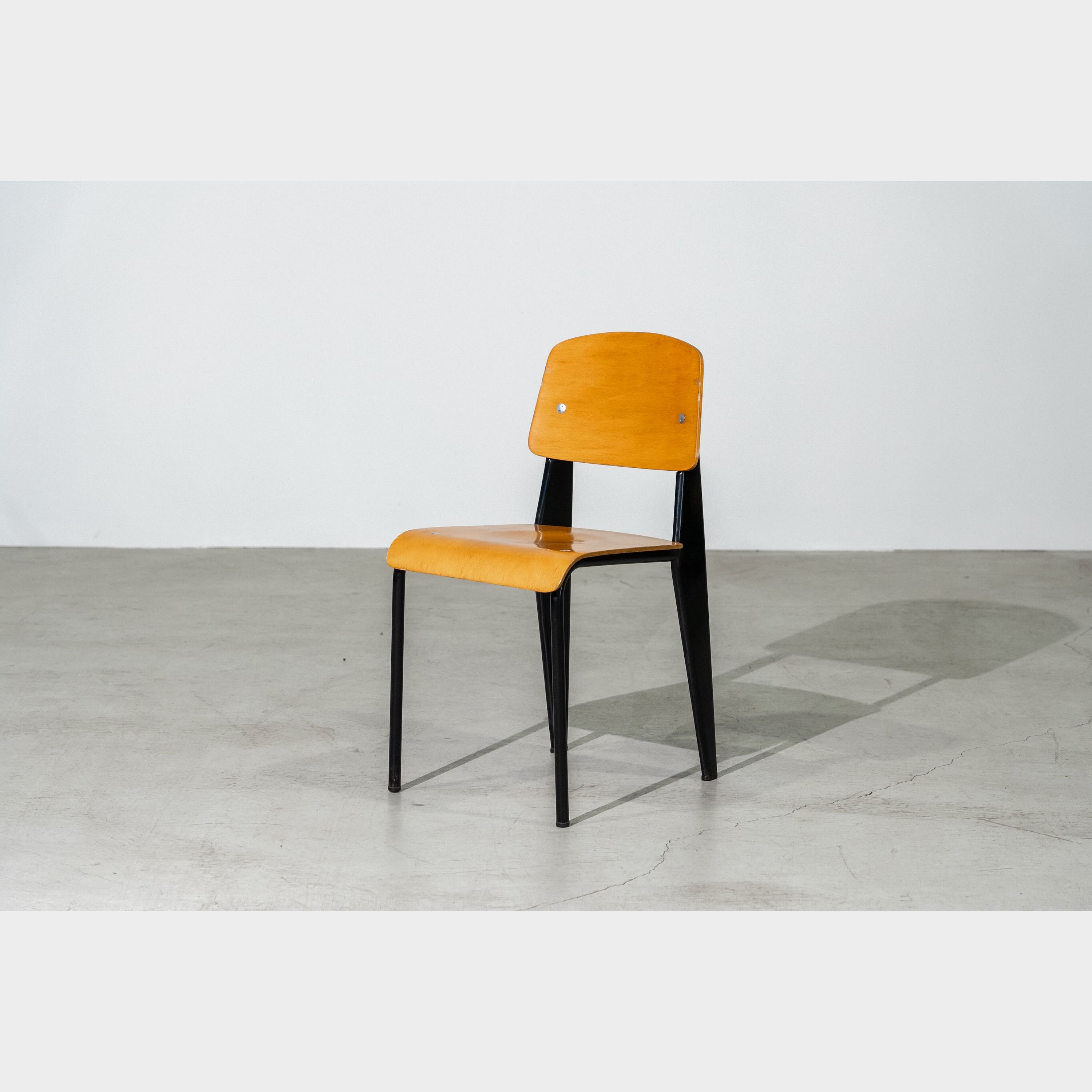 n°305 Standard Chair 1